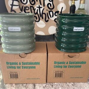 Vego Garden mugs, set of 2 NIB